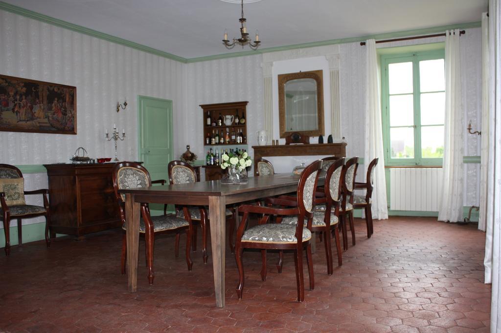 Chateau Latour Fours  ภายนอก รูปภาพ