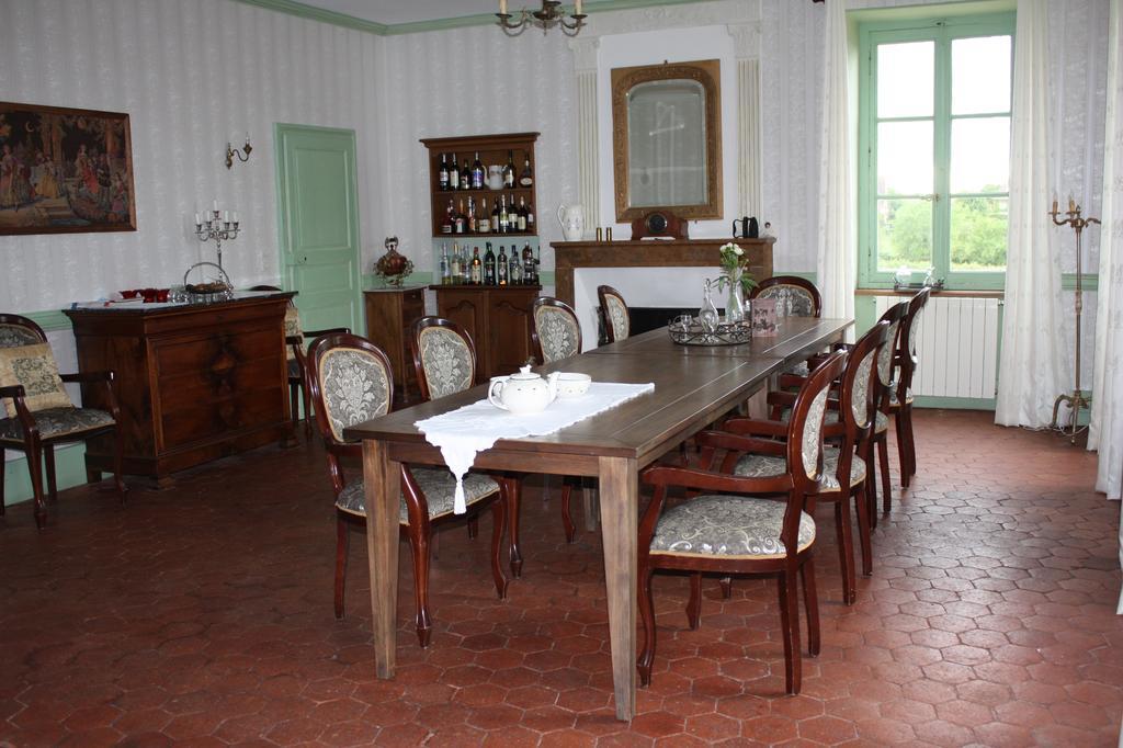 Chateau Latour Fours  ภายนอก รูปภาพ